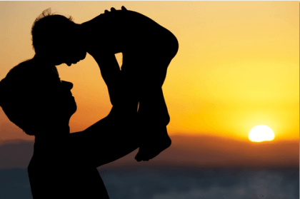 Isä sanoo lapsellensa tärkeitä asioita