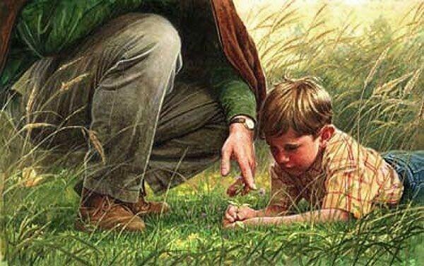 Isoisä pojan kanssa luonnossa