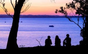 Miten auttaa masennuksesta kärsivää läheistä