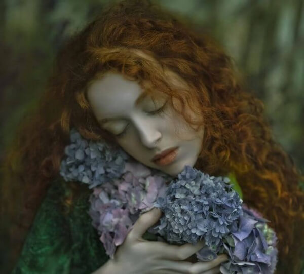 Tuomitseminen ja surullinen nainen