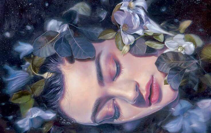 Nainen makaa vedessä