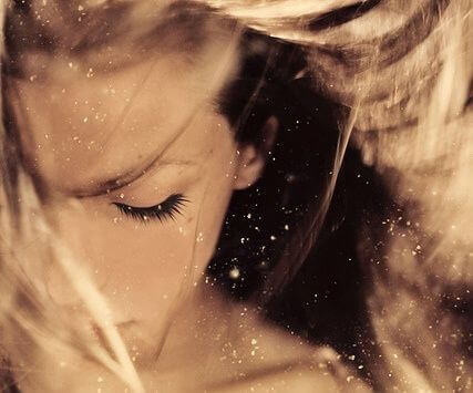 Nainen ruostumaton teräs