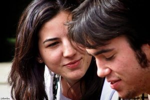 Ihmiset jotka puhuvat, puhuvat, ja puhuvat... itsestään