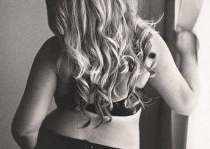 Aviomies lähetti kirjeen valokuvaajalle, joka muokkasi hänen vaimonsa valokuvia