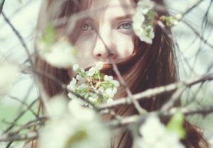 Ujouden kahdet kasvot