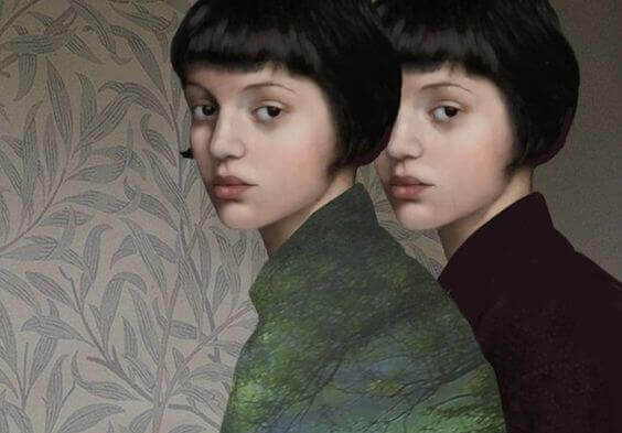 Kaksi naista rinnakkain