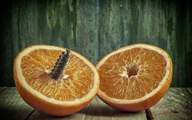 Appelsiini ja ruuvi