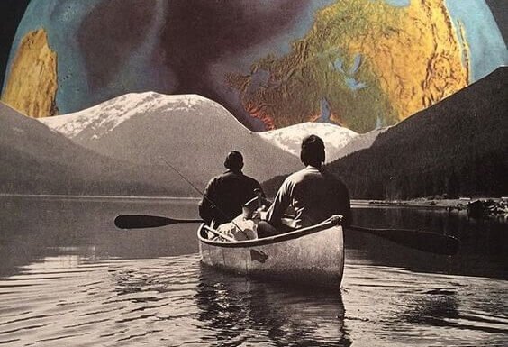 veneilijät katsovat maapalloa edessään