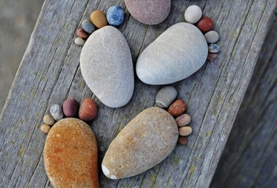 kivistä tehdyt jalat