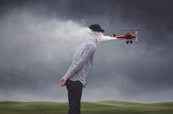 pikkulentokone savuttaa miehen naamaan