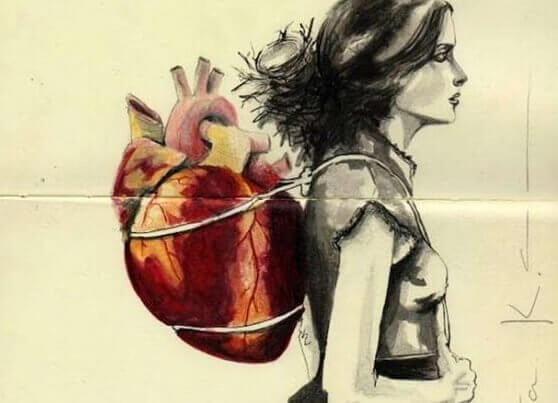 nainen kantaa sydänreppua