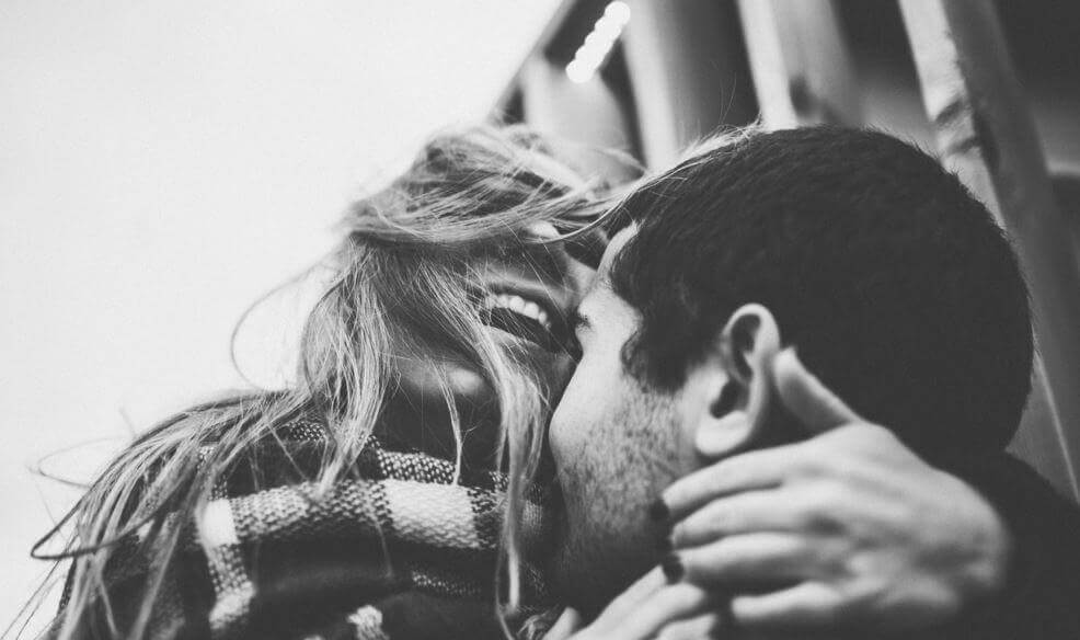 onnellinen pariskunta