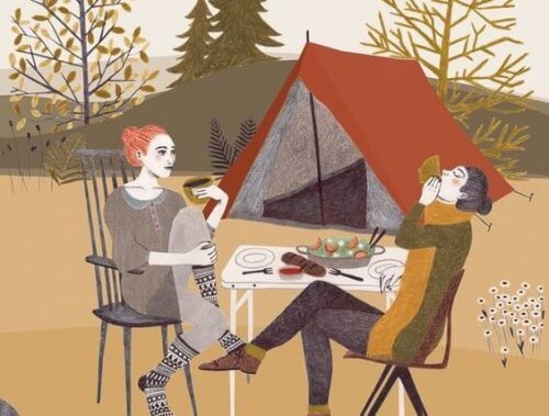 naiset telttaretkellä