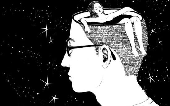 nainen kylpee miehen päässä