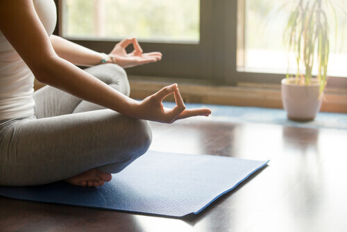 meditointia tai tietoisuustaidon harjoittamista