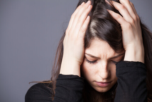 Ahdistuneisuus-masennushäiriön yhdistelmä: määritelmä, aiheuttajat ja hoitotoimenpiteet