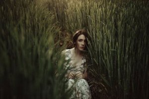 Emotionaalista riippuvuutta ei esiinny pelkästään romanttisissa parisuhteissa