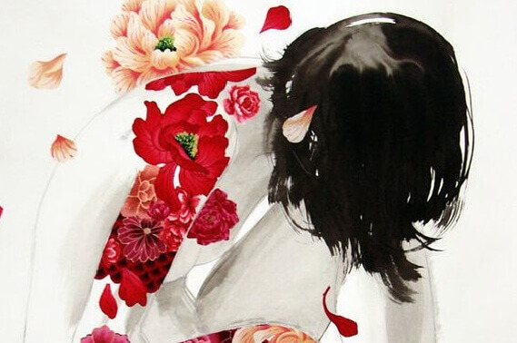 kukat naisen käsivarressa