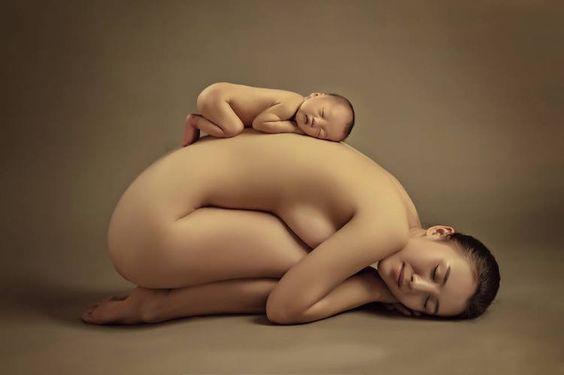 alaston nainen ja vauva