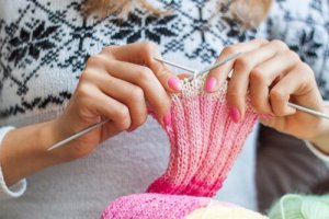 6 tapaa, joilla neulominen on hyväksi psyykkiselle terveydelle