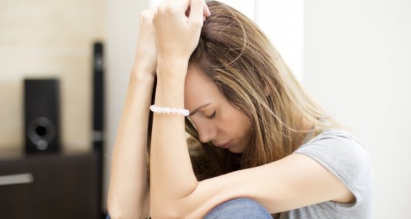Krooninen väsymysoireyhtymä – oireet, syyt ja hoito