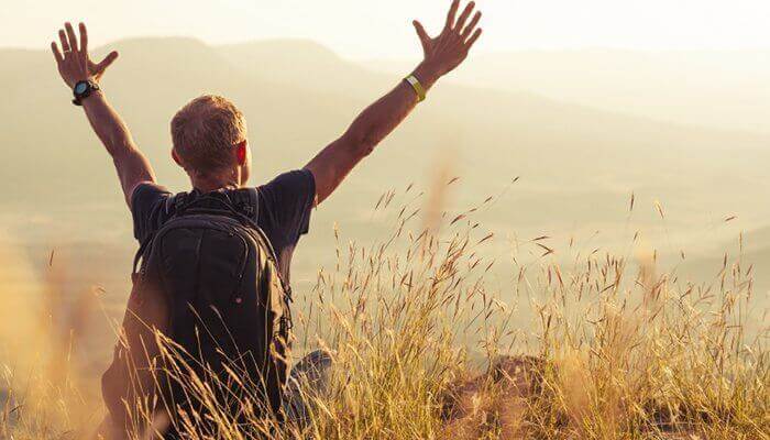 mies yksin mutta vapaa