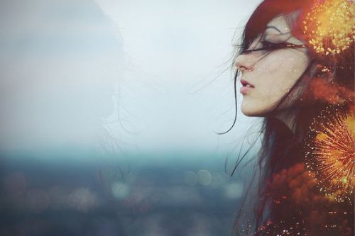 nainen kylmässä ulkoilmassa