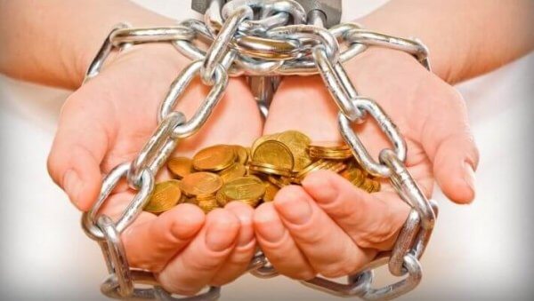 väkivallan tyypit: taloudellinen