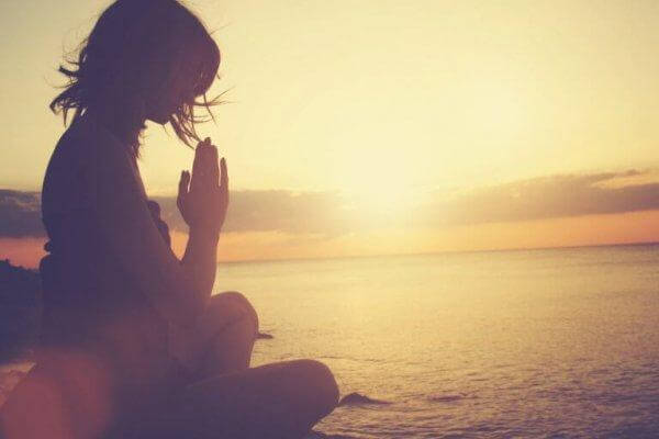 harrasta meditaatiota surun uusiutumisen välttämiseksi