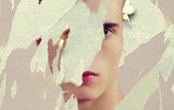 naamatapetti on revitty