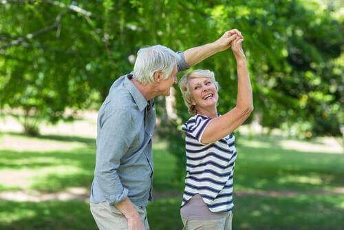 Tanssiminen voi taistella aivojen ikääntymistä vastaan