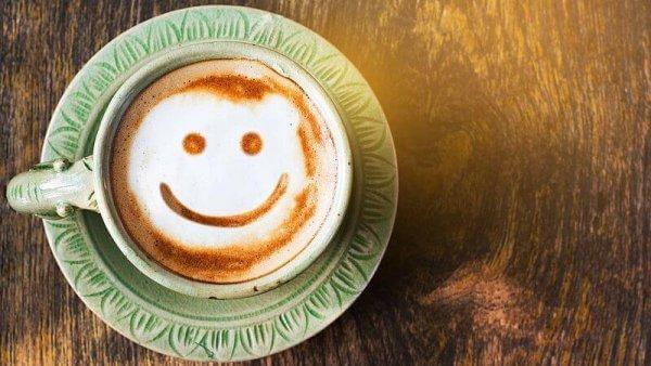 hymyilevä kahvi