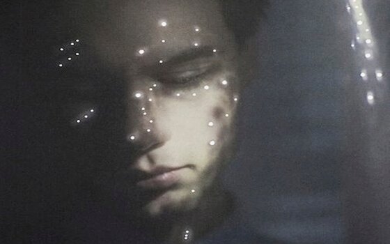 valopisteet kasvoissa