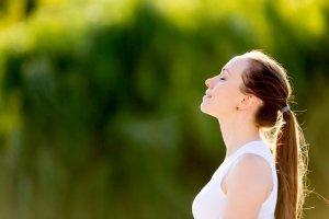 3 hengitysharjoitusta, jotka auttavat rentoutumaan