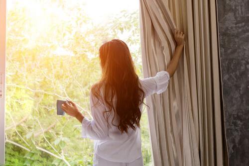 5 keinoa, jotka auttavat nousemaan ylös aikaisin