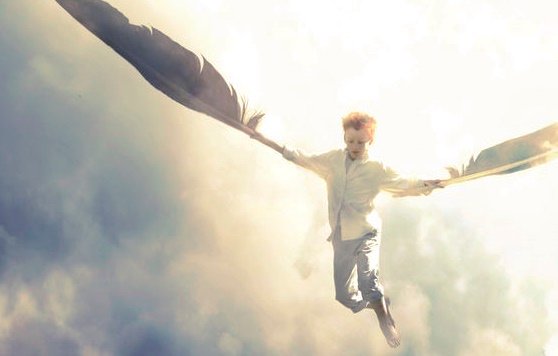 pojalla on linnun sulat siipinään