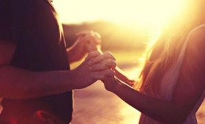 Miten päästä yhteyteen introvertin kanssa