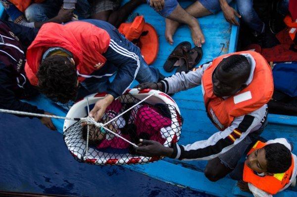 pakolaiset veneessä