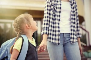 Auta lastasi saamaan paras ensimmäinen koulupäivä