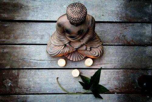 Kuinka käsitellä pelkoa buddhalaisuuden mukaan