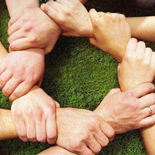 yhdessä pysymme lujina