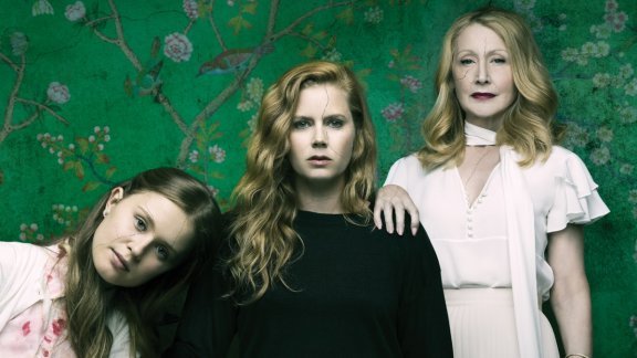 Sharp Objects ja itsetuhoiset taipumukset