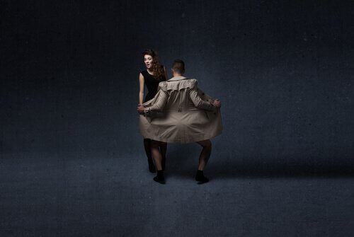 Ekshibitionismi: seksuaalisen parafilian syyt