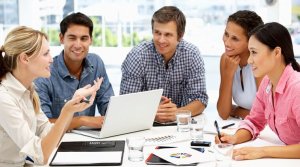 Kuinka pidät positiivisen asenteen töissä