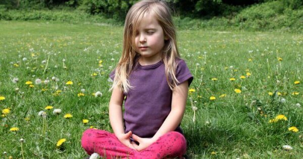 lasten tietoisuustaidot: meditointi