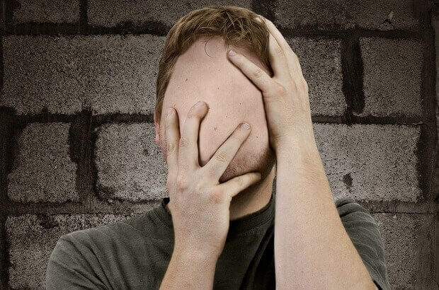 miehellä ei ole kasvoja