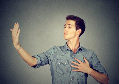 mies luulee olevansa keskivertoa parempi