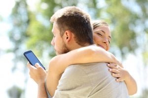 Nettiuskottomuus: mihin raja vedetään?