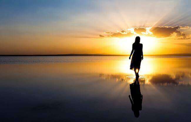 naisen uudelleen syntyminen