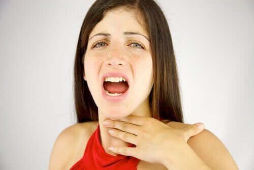 hysteerinen afonia aiheuttaa kurkun käheyttä